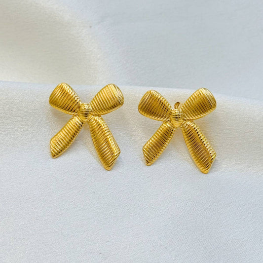 Ribbed Bow Earring in Gold