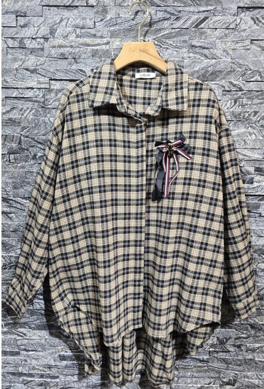 Oversized checkered shirt with removable spindle